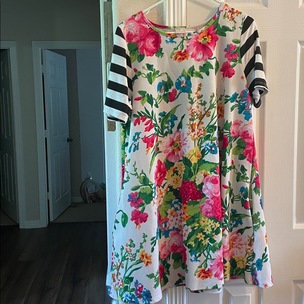Hershe Floral and striped dress with pockets XL